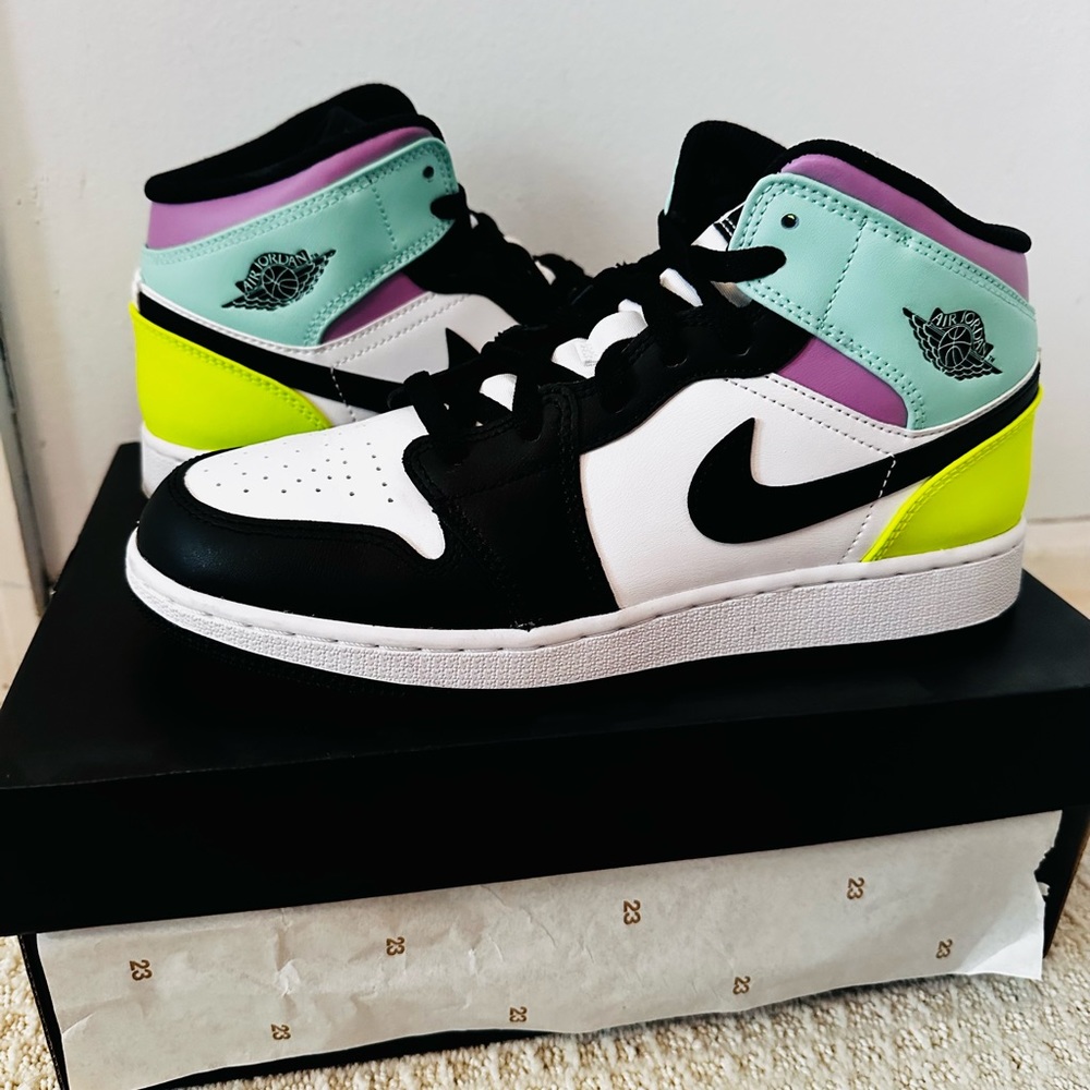 Air Jordan 1 Mid